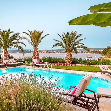 Gorgeous In With Swimming Pool Malinska